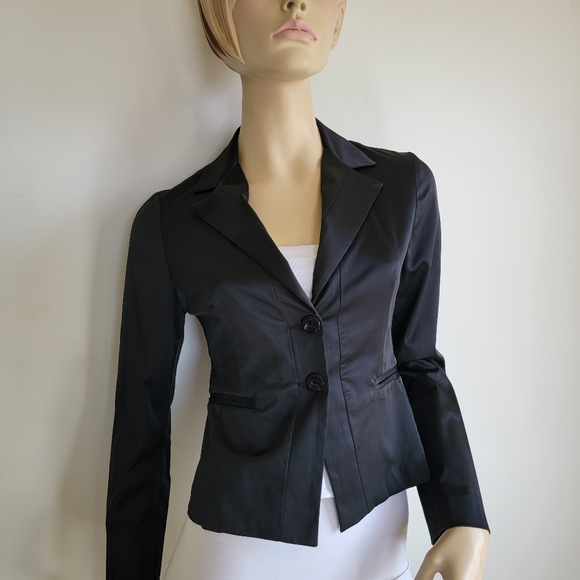 Nuna Lie Black Satin Short Blazer - Picture 3 of 13